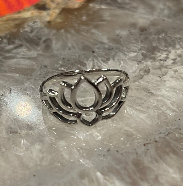 Lotus cut out design Sterling Silver Ring