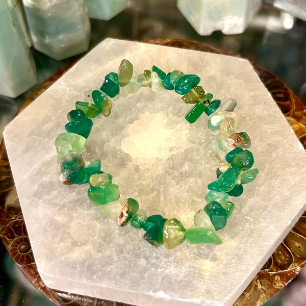 Green Quartz Stretch Chip Bracelet