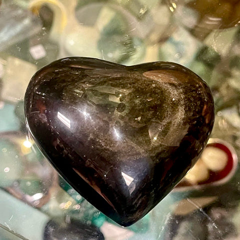 Golden Sheen Heart Carving