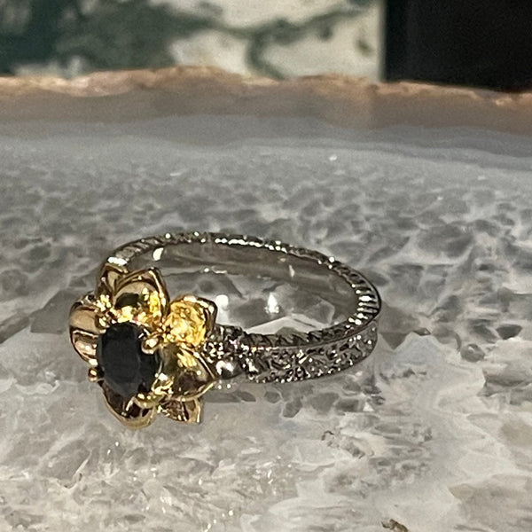 Sunflower in Two Tone Onyx with Silver and Gold Ring