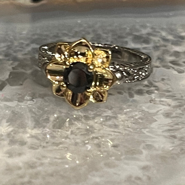 Sunflower in Two Tone Onyx with Silver and Gold Ring