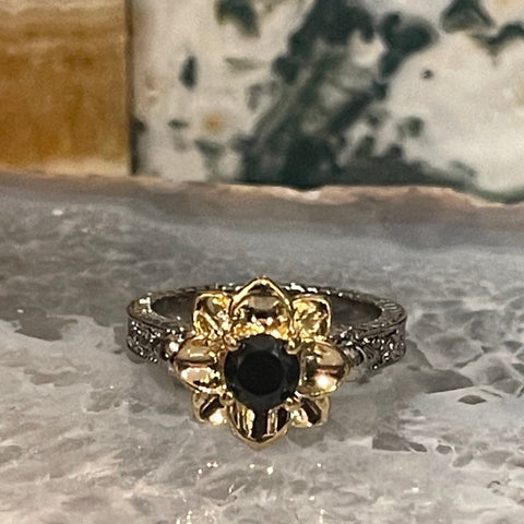 Sunflower in Two Tone Onyx with Silver and Gold Ring