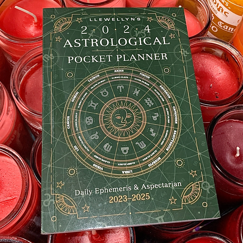 Llewellyn's 2024 Astrological Pocket Planner: Daily Ephemeris & Aspectarian 2023-2025