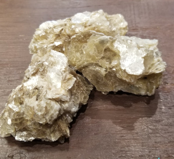 Golden mica freeform 2 inch natural stone