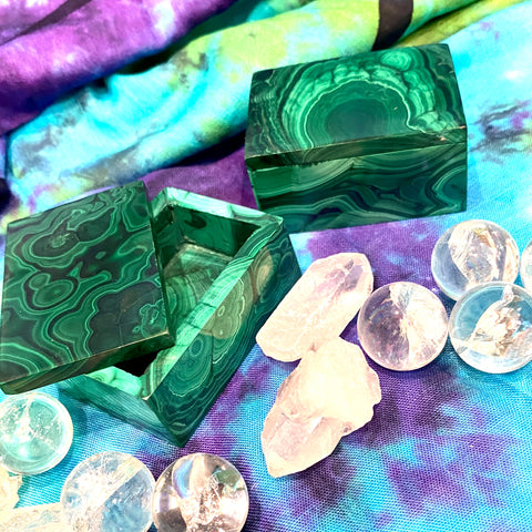 Malachite handcrafted small box