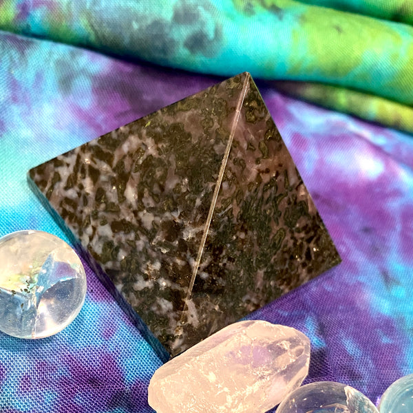 Pyramids | Assorted Gemstones