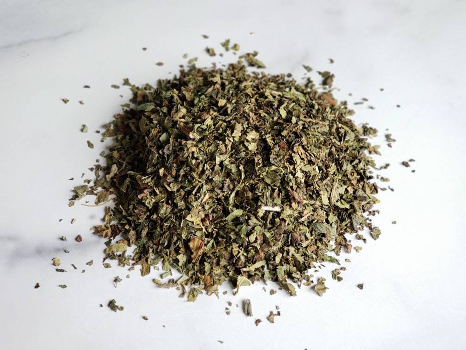 Comfrey Leaves (Symphytum Officinale) Cut and Sifted 1/2 Oz