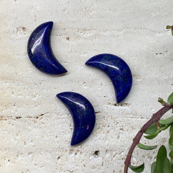 Carved Crescent Moon | 1.5 inch | Assorted 