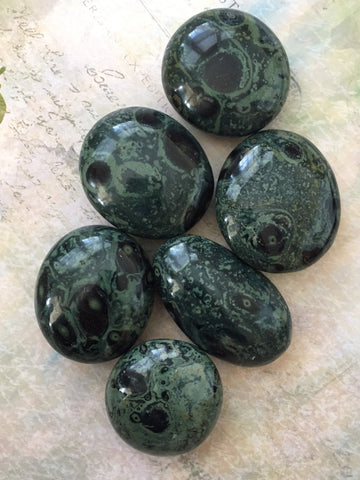 Kombaba Jasper Palm Stone