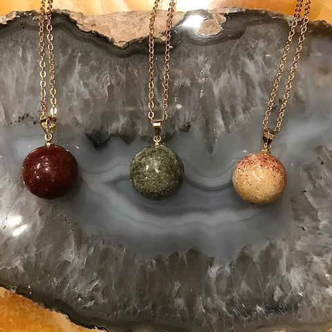 Garden Quartz Round Pendant Necklace