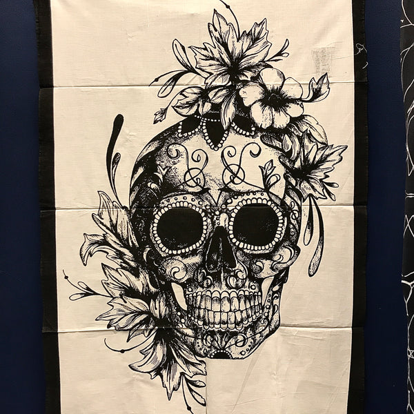 Skull Tapestry Black and White 75 x 100Cm