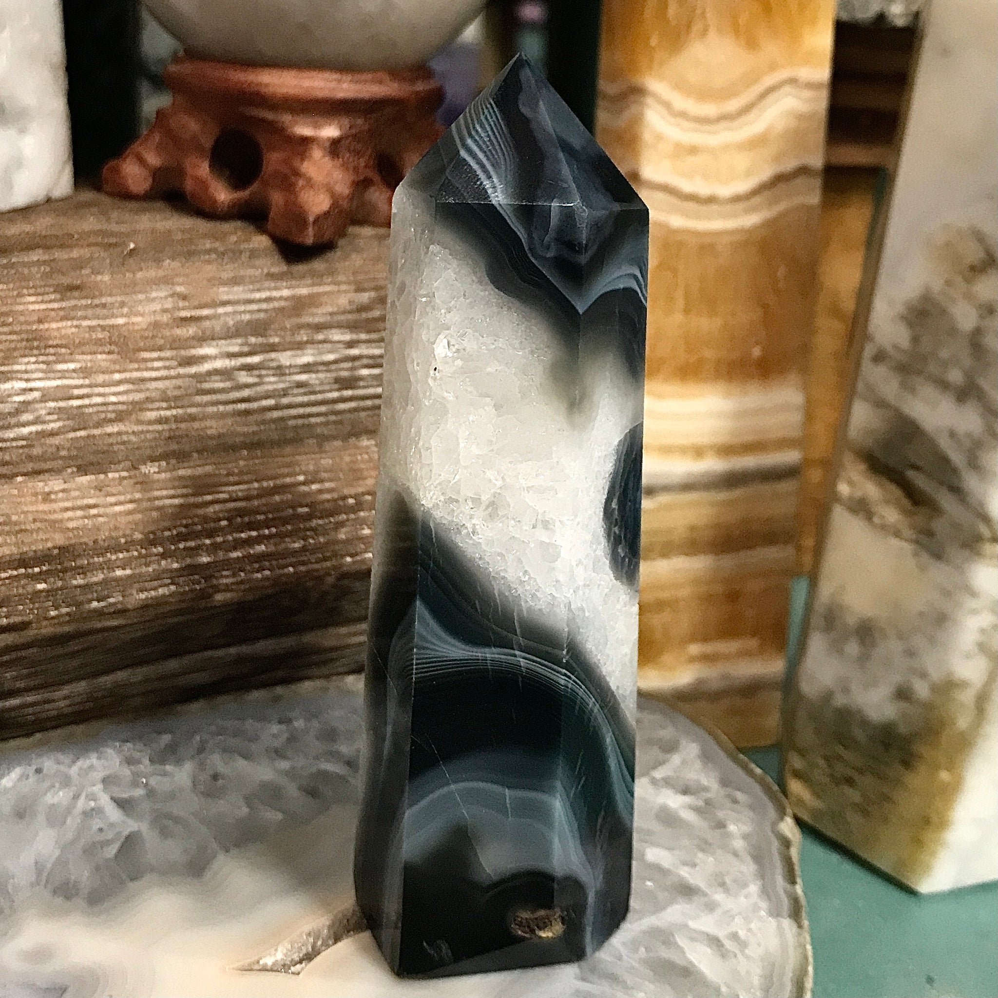 Orca Agate and Quartz Generator Tower – www.zendensanpedro.com