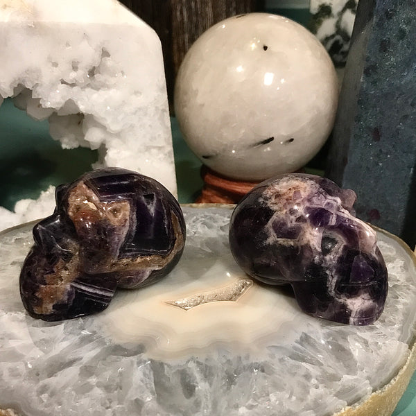 Chevron Amethyst 1.5 Inch Skull Carving