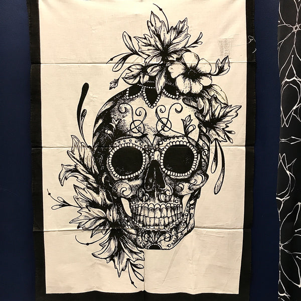 Skull Tapestry Black and White 75 x 100Cm