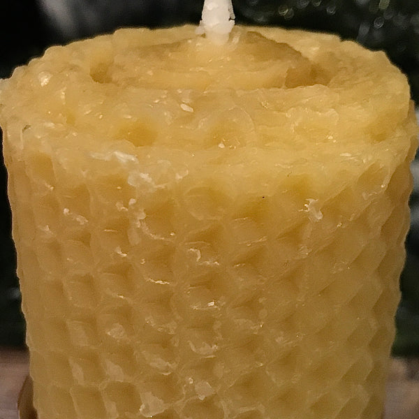 Beeswax Honeycomb Candle Pillar 6 Inch