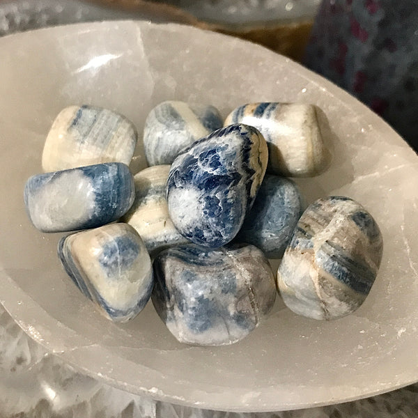 Scheelite Pocket Stone