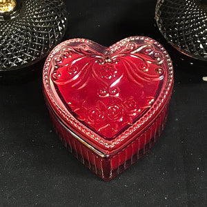 Black Currant and Absinthe Victorian Heart Class Candle 6 Oz