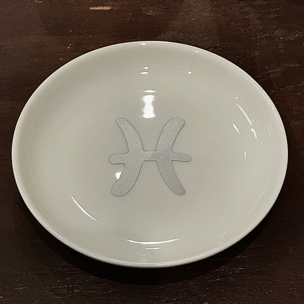 Pisces - Zodiac Trinket Round White Dish with Matte Silver Vinyl