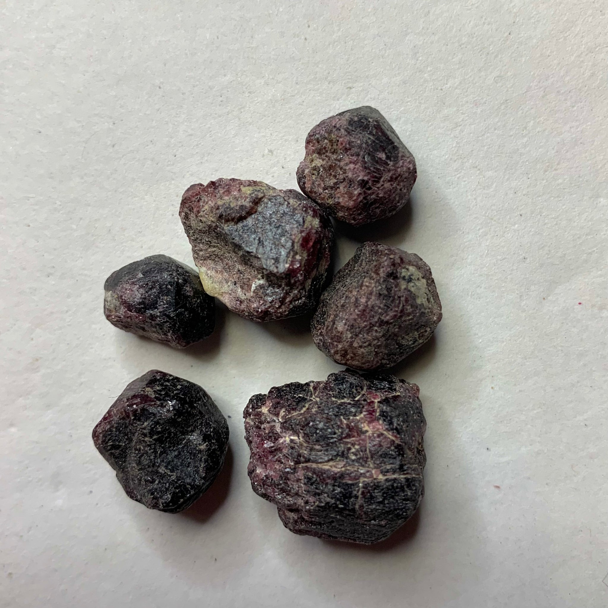 Garnet Small Rough Tumbled