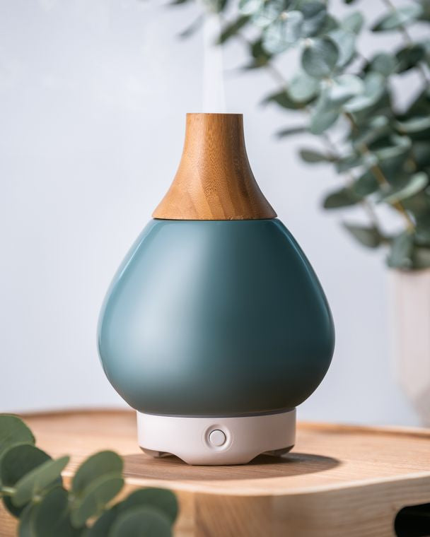 Green Glass Vase Diffuser with Wood Neck