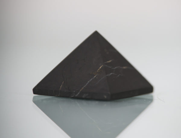 Unpolished Shungite Pyramid matte, 35x35x22mm